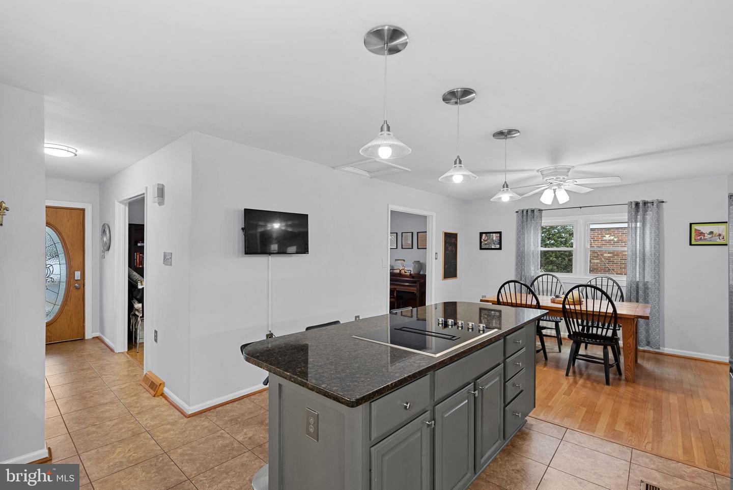 310 AYRLEE AVE NW, LEESBURG, Virginia 20176, 4 Bedrooms Bedrooms, ,3 BathroomsBathrooms,Residential,For sale,310 AYRLEE AVE NW,VALO2116134 MLS # VALO2116134