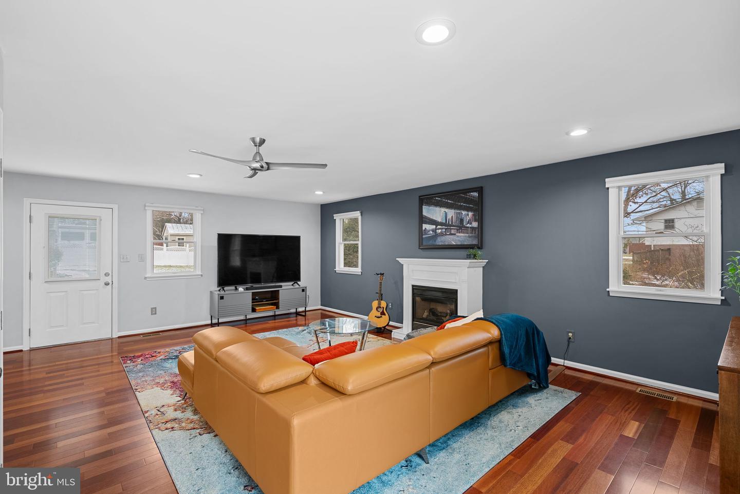 310 AYRLEE AVE NW, LEESBURG, Virginia 20176, 4 Bedrooms Bedrooms, ,3 BathroomsBathrooms,Residential,For sale,310 AYRLEE AVE NW,VALO2116134 MLS # VALO2116134