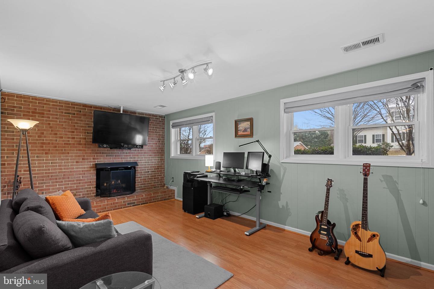 310 AYRLEE AVE NW, LEESBURG, Virginia 20176, 4 Bedrooms Bedrooms, ,3 BathroomsBathrooms,Residential,For sale,310 AYRLEE AVE NW,VALO2116134 MLS # VALO2116134