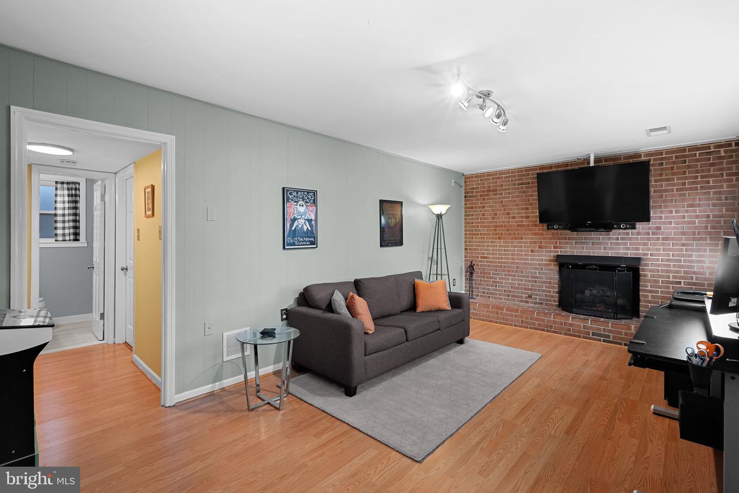 310 AYRLEE AVE NW, LEESBURG, Virginia 20176, 4 Bedrooms Bedrooms, ,3 BathroomsBathrooms,Residential,For sale,310 AYRLEE AVE NW,VALO2116134 MLS # VALO2116134