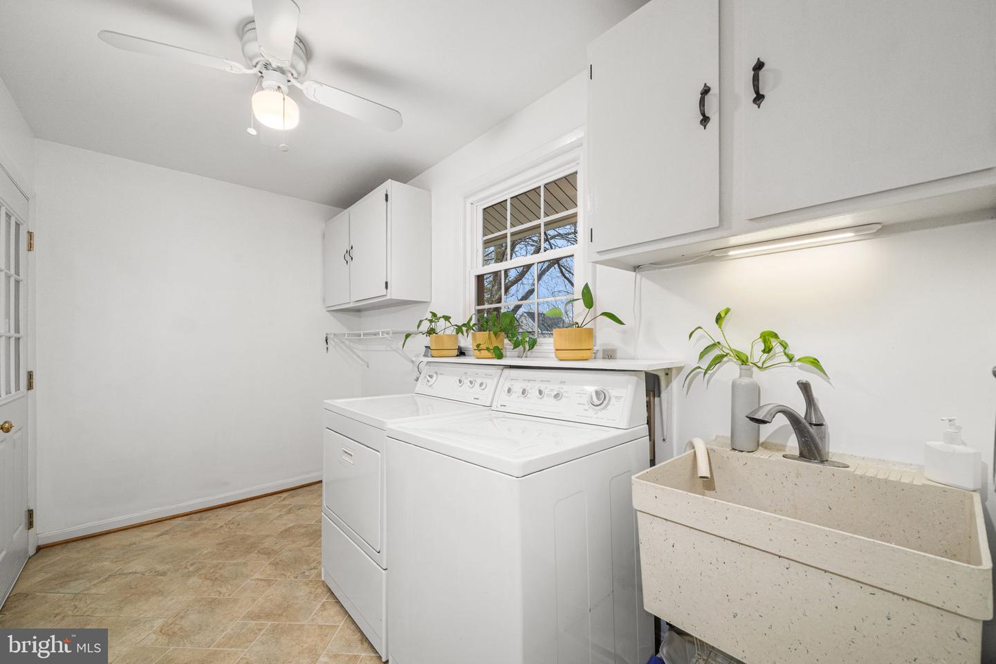 4201 WYNNWOOD DR, ANNANDALE, Virginia 22003, 5 Bedrooms Bedrooms, ,3 BathroomsBathrooms,Residential,For sale,4201 WYNNWOOD DR,VAFX2291610 MLS # VAFX2291610