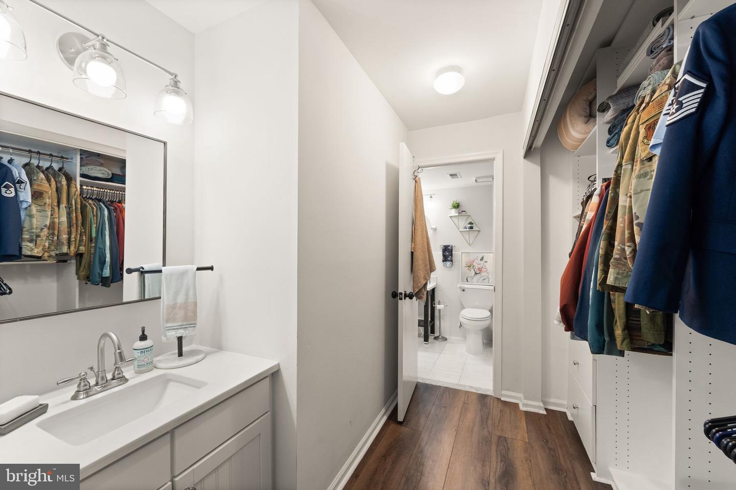 3322 LAKESIDE VIEW DR #3-3, FALLS CHURCH, Virginia 22041, 2 Bedrooms Bedrooms, ,1 BathroomBathrooms,Residential,For sale,3322 LAKESIDE VIEW DR #3-3,VAFX2291624 MLS # VAFX2291624