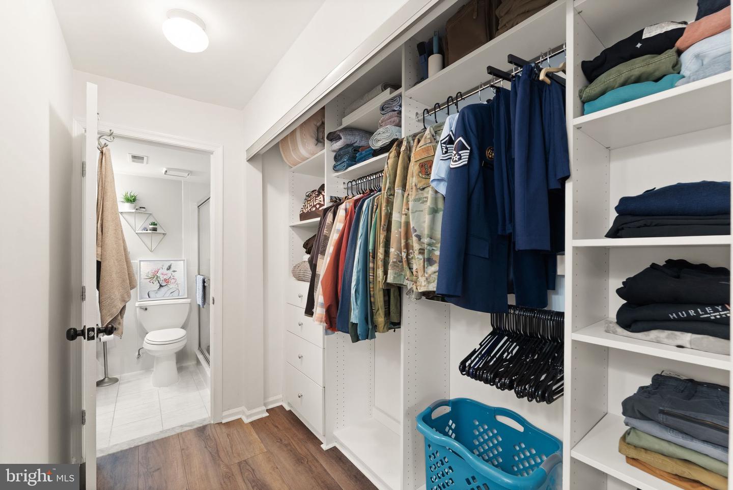 3322 LAKESIDE VIEW DR #3-3, FALLS CHURCH, Virginia 22041, 2 Bedrooms Bedrooms, ,1 BathroomBathrooms,Residential,For sale,3322 LAKESIDE VIEW DR #3-3,VAFX2291624 MLS # VAFX2291624