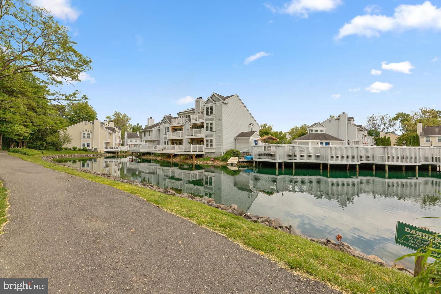 3322 LAKESIDE VIEW DR #3-3, FALLS CHURCH, Virginia 22041, 2 Bedrooms Bedrooms, ,1 BathroomBathrooms,Residential,For sale,3322 LAKESIDE VIEW DR #3-3,VAFX2291624 MLS # VAFX2291624
