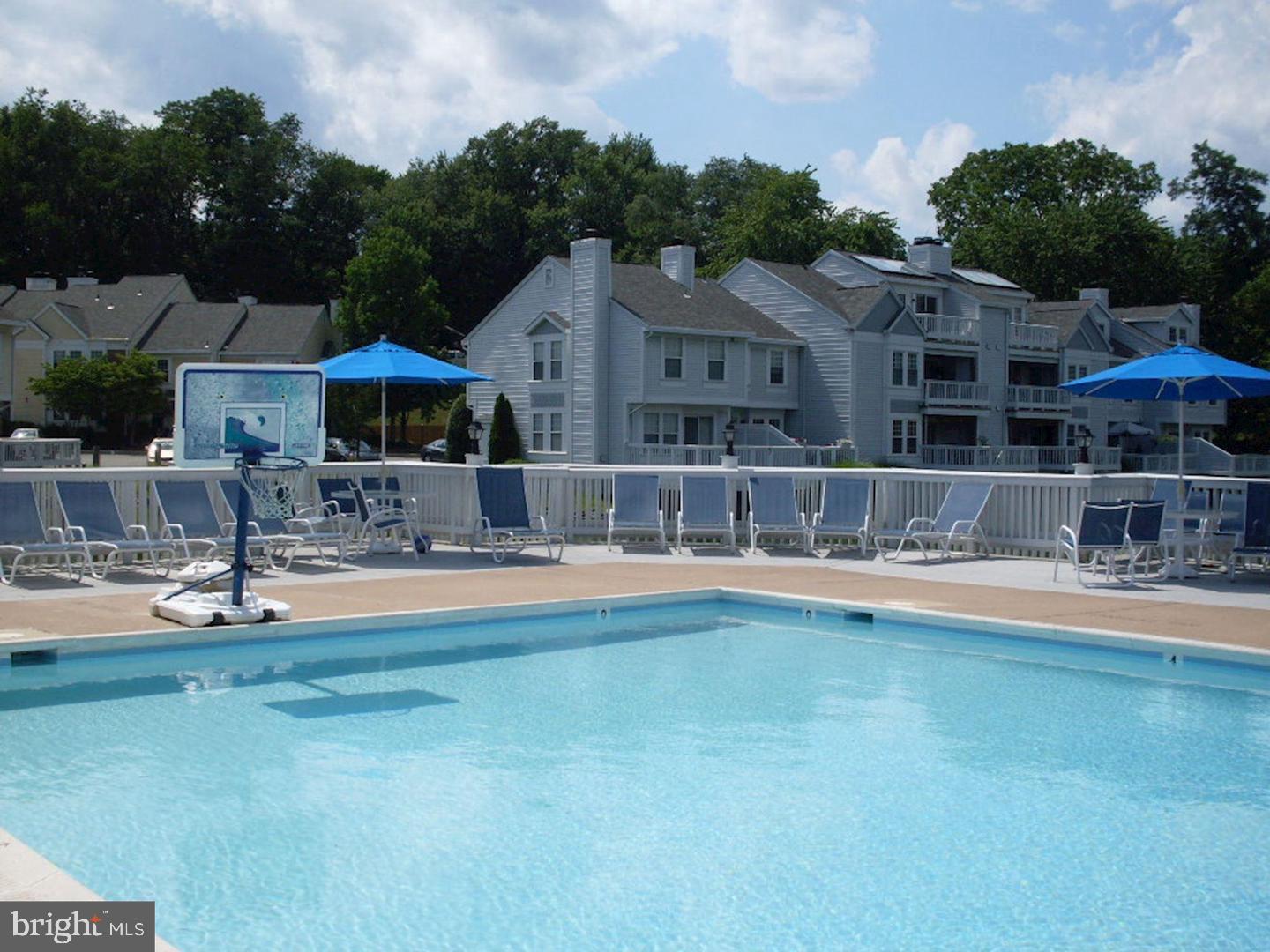 3322 LAKESIDE VIEW DR #3-3, FALLS CHURCH, Virginia 22041, 2 Bedrooms Bedrooms, ,1 BathroomBathrooms,Residential,For sale,3322 LAKESIDE VIEW DR #3-3,VAFX2291624 MLS # VAFX2291624