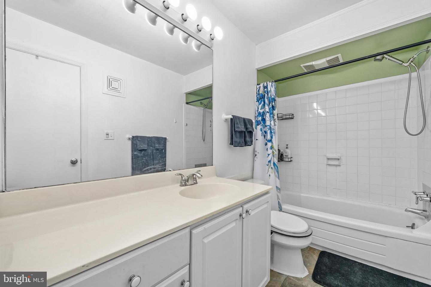 5913 PRINCE JAMES DR #J, SPRINGFIELD, Virginia 22152, 1 Bedroom Bedrooms, ,1 BathroomBathrooms,Residential,For sale,5913 PRINCE JAMES DR #J,VAFX2291632 MLS # VAFX2291632