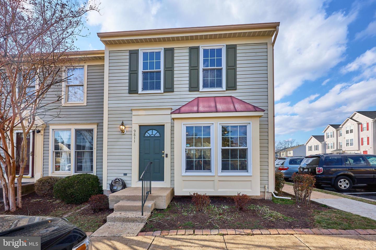 9811 MOCK ORANGE CT, MANASSAS, Virginia 20110, 3 Bedrooms Bedrooms, 10 Rooms Rooms,3 BathroomsBathrooms,Residential,For sale,9811 MOCK ORANGE CT,VAMN2010282 MLS # VAMN2010282