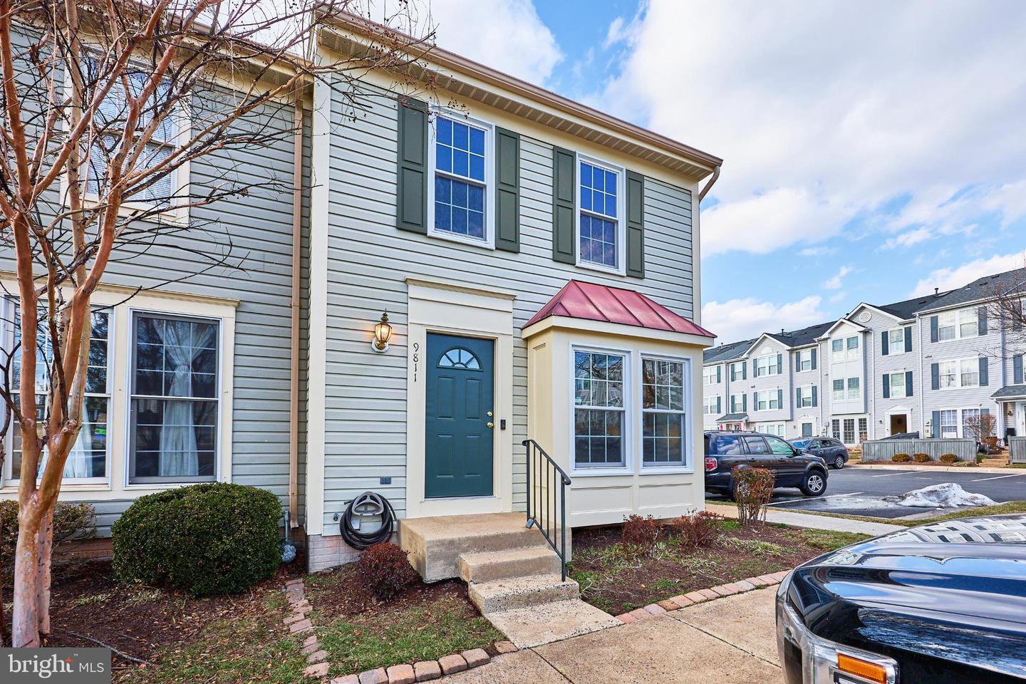 9811 MOCK ORANGE CT, MANASSAS, Virginia 20110, 3 Bedrooms Bedrooms, 10 Rooms Rooms,3 BathroomsBathrooms,Residential,For sale,9811 MOCK ORANGE CT,VAMN2010282 MLS # VAMN2010282