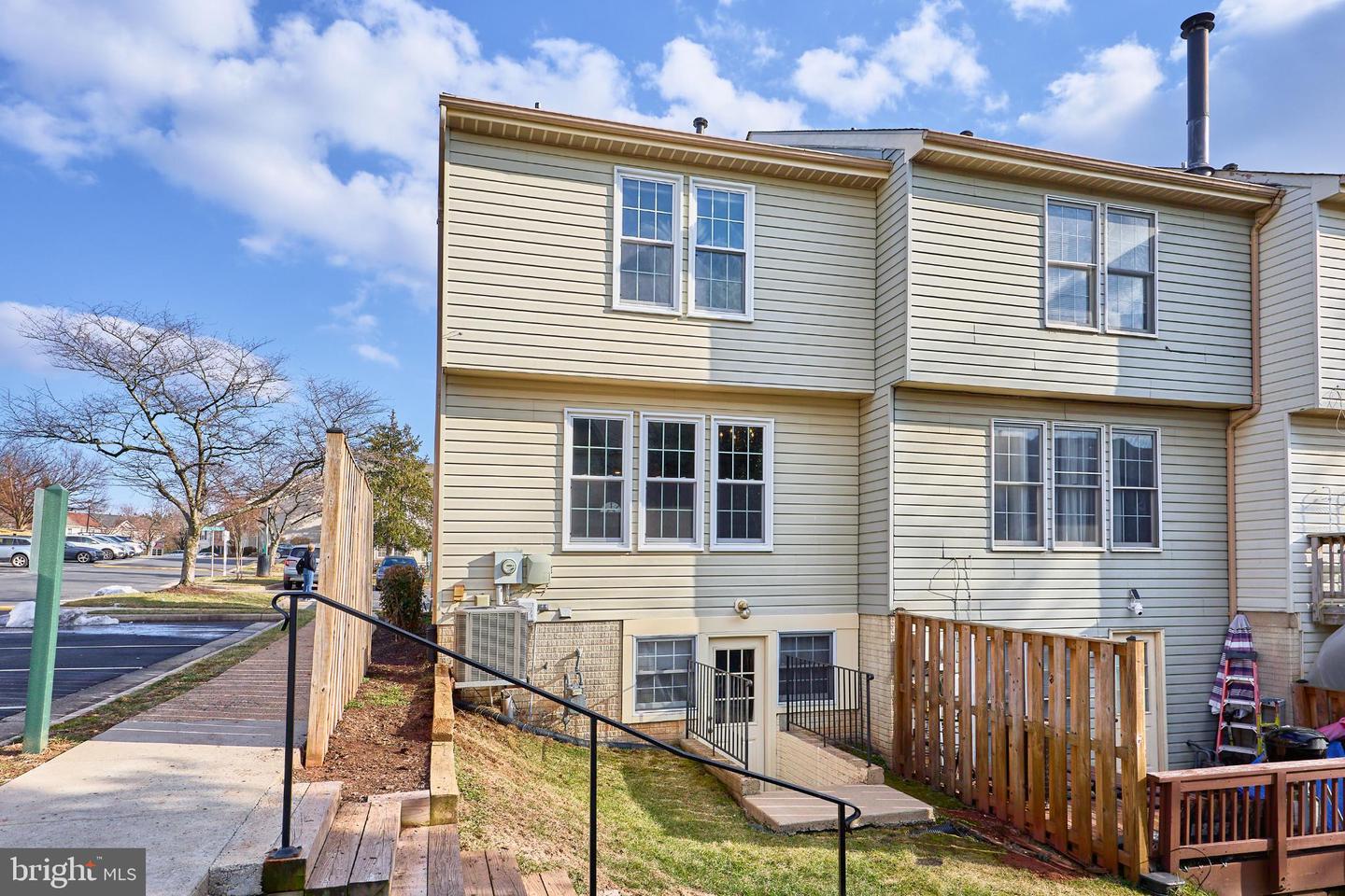 9811 MOCK ORANGE CT, MANASSAS, Virginia 20110, 3 Bedrooms Bedrooms, 10 Rooms Rooms,3 BathroomsBathrooms,Residential,For sale,9811 MOCK ORANGE CT,VAMN2010282 MLS # VAMN2010282