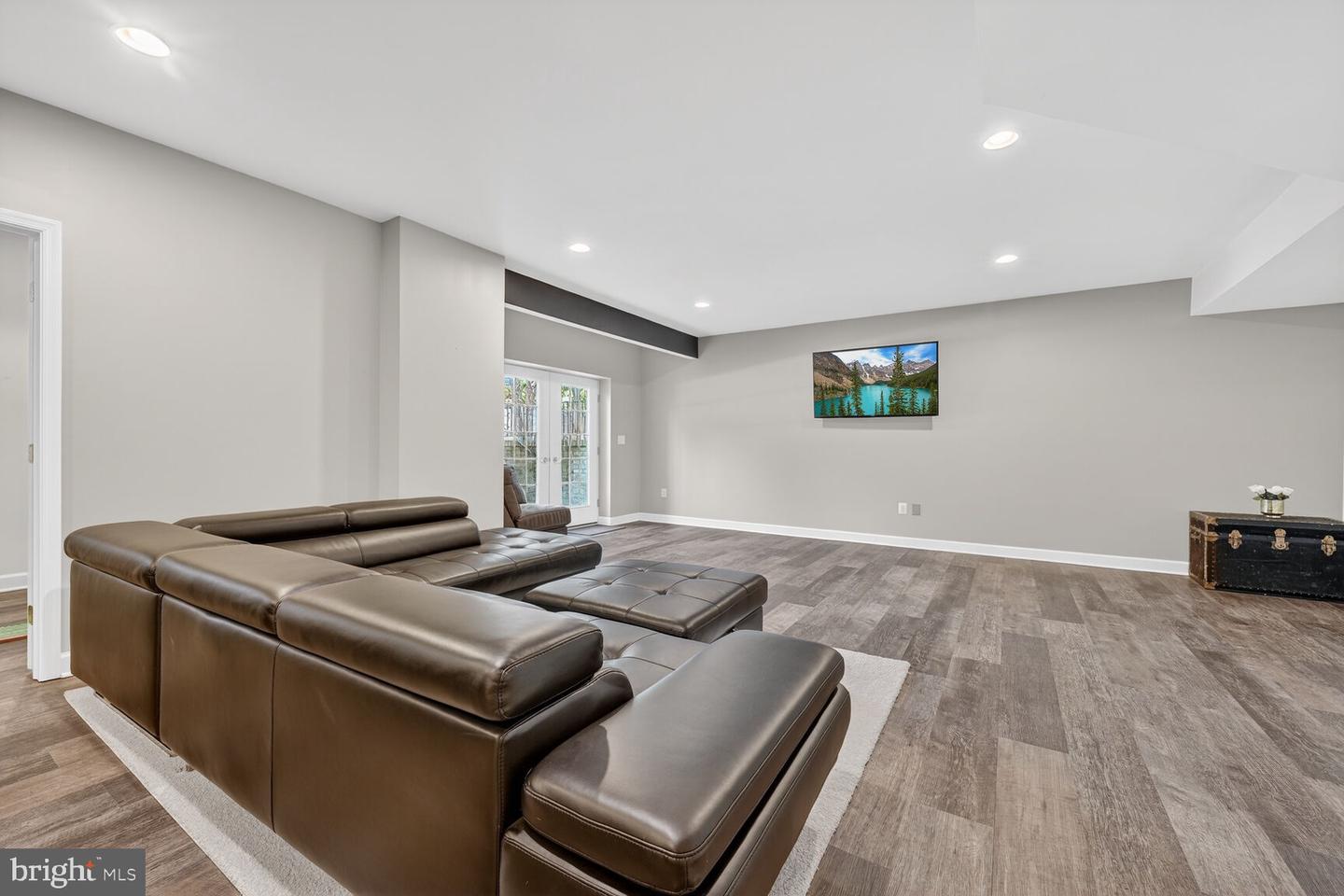 5501 36TH ST N, ARLINGTON, Virginia 22207, 5 Bedrooms Bedrooms, ,4 BathroomsBathrooms,Residential,For sale,5501 36TH ST N,VAAR2069066 MLS # VAAR2069066