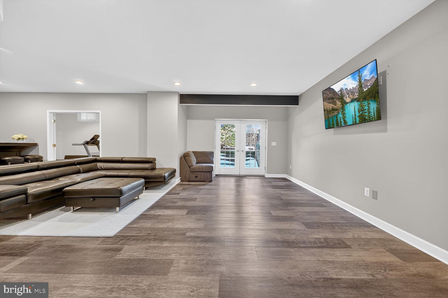 5501 36TH ST N, ARLINGTON, Virginia 22207, 5 Bedrooms Bedrooms, ,4 BathroomsBathrooms,Residential,For sale,5501 36TH ST N,VAAR2069066 MLS # VAAR2069066