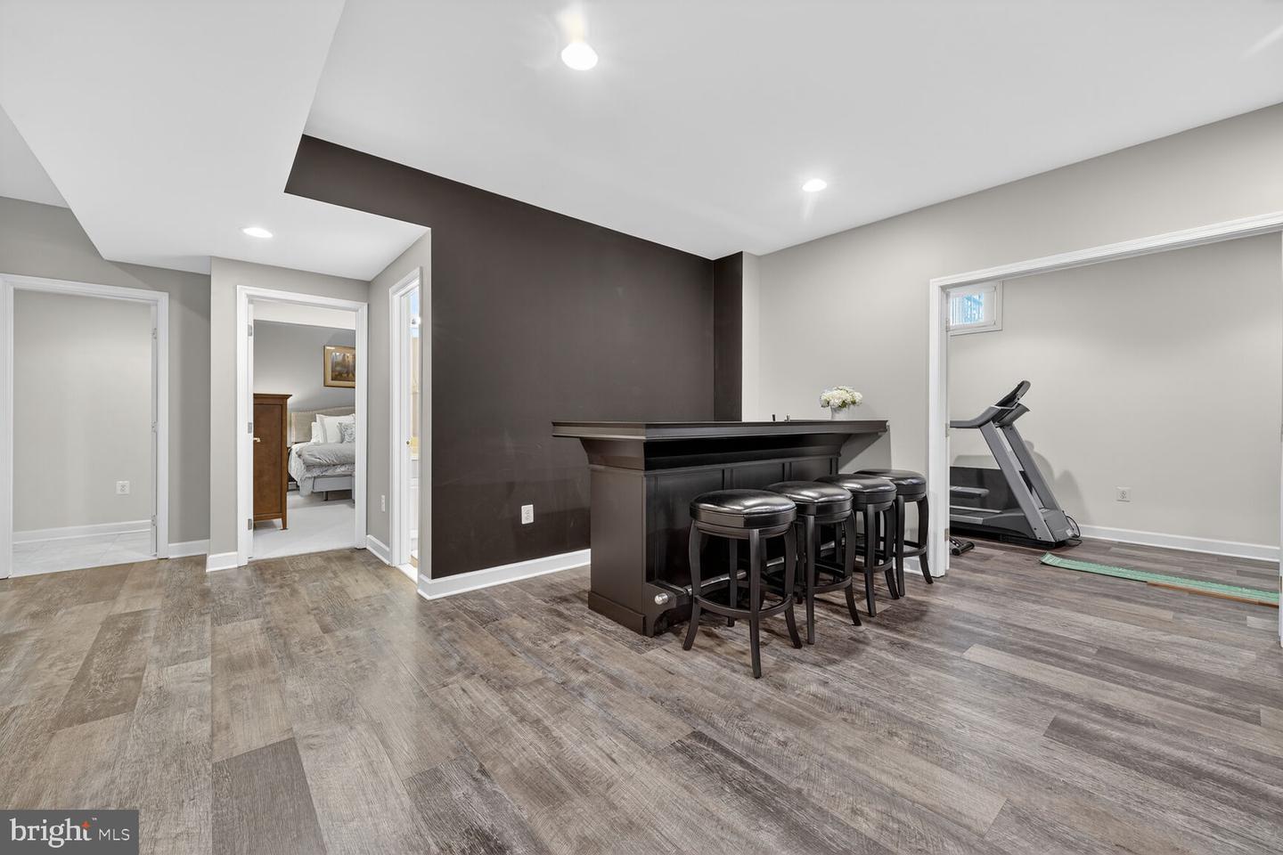 5501 36TH ST N, ARLINGTON, Virginia 22207, 5 Bedrooms Bedrooms, ,4 BathroomsBathrooms,Residential,For sale,5501 36TH ST N,VAAR2069066 MLS # VAAR2069066