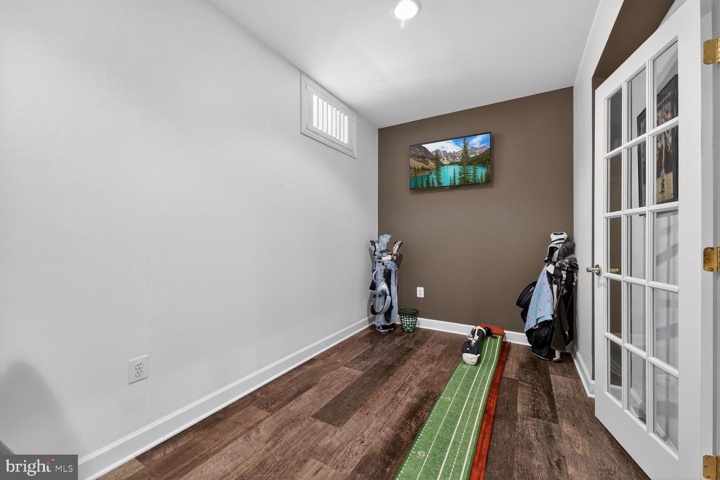 5501 36TH ST N, ARLINGTON, Virginia 22207, 5 Bedrooms Bedrooms, ,4 BathroomsBathrooms,Residential,For sale,5501 36TH ST N,VAAR2069066 MLS # VAAR2069066