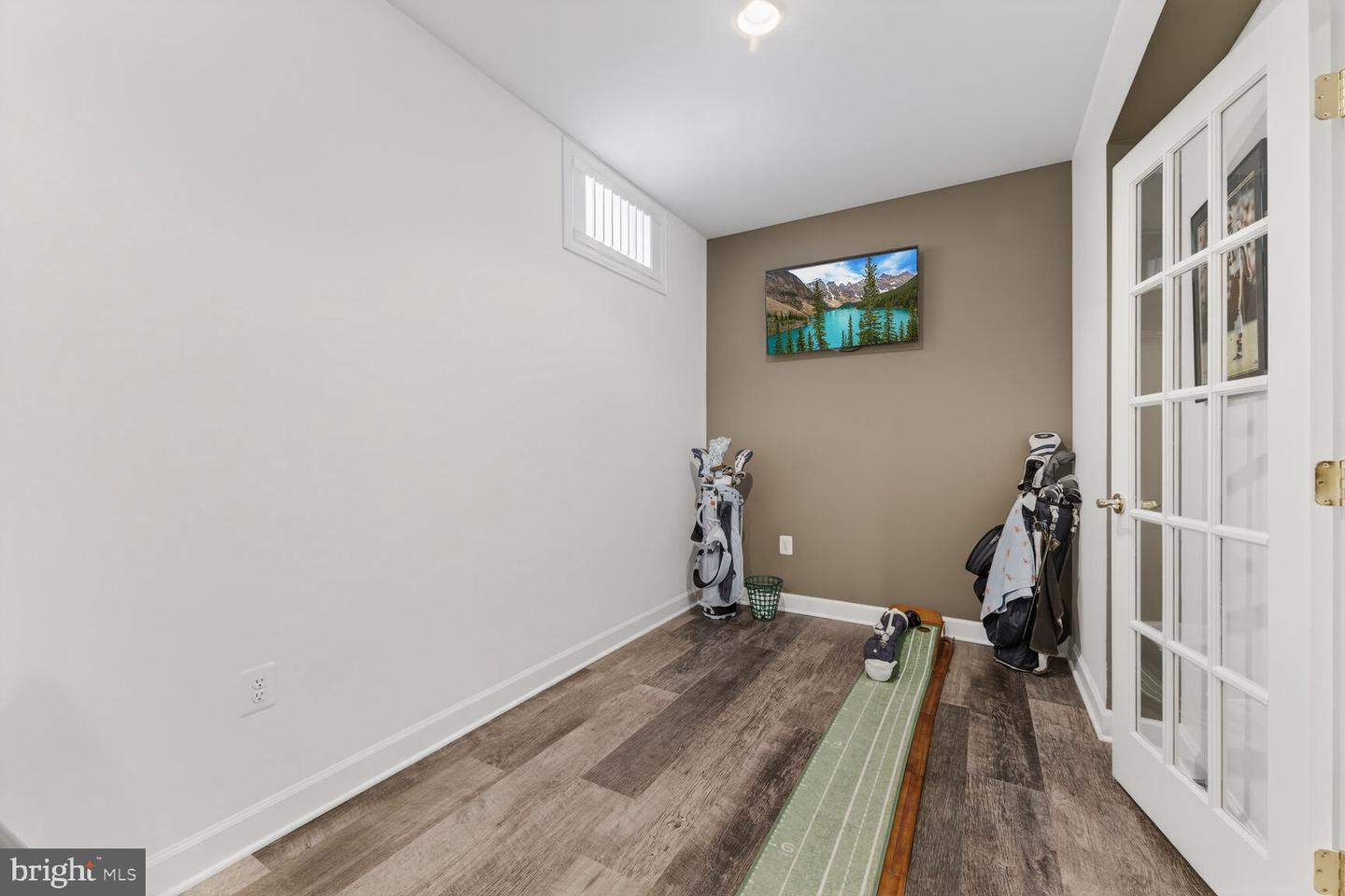 5501 36TH ST N, ARLINGTON, Virginia 22207, 5 Bedrooms Bedrooms, ,4 BathroomsBathrooms,Residential,For sale,5501 36TH ST N,VAAR2069066 MLS # VAAR2069066