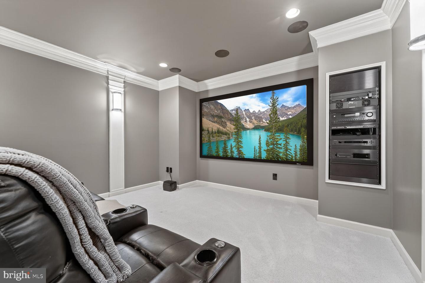 5501 36TH ST N, ARLINGTON, Virginia 22207, 5 Bedrooms Bedrooms, ,4 BathroomsBathrooms,Residential,For sale,5501 36TH ST N,VAAR2069066 MLS # VAAR2069066