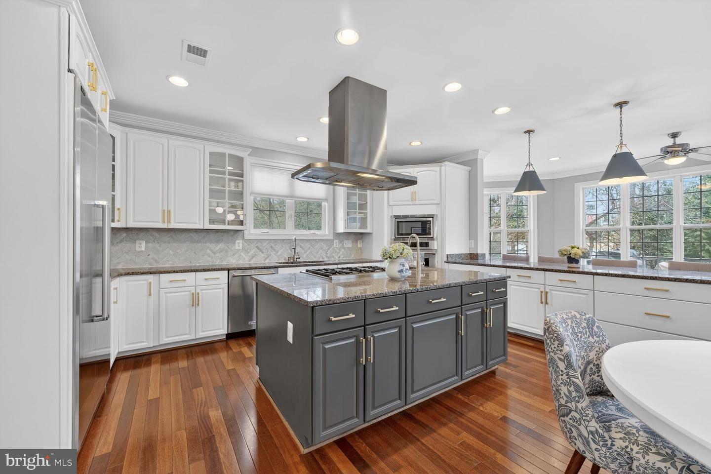 5501 36TH ST N, ARLINGTON, Virginia 22207, 5 Bedrooms Bedrooms, ,4 BathroomsBathrooms,Residential,For sale,5501 36TH ST N,VAAR2069066 MLS # VAAR2069066