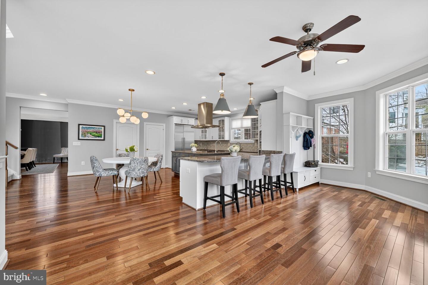 5501 36TH ST N, ARLINGTON, Virginia 22207, 5 Bedrooms Bedrooms, ,4 BathroomsBathrooms,Residential,For sale,5501 36TH ST N,VAAR2069066 MLS # VAAR2069066