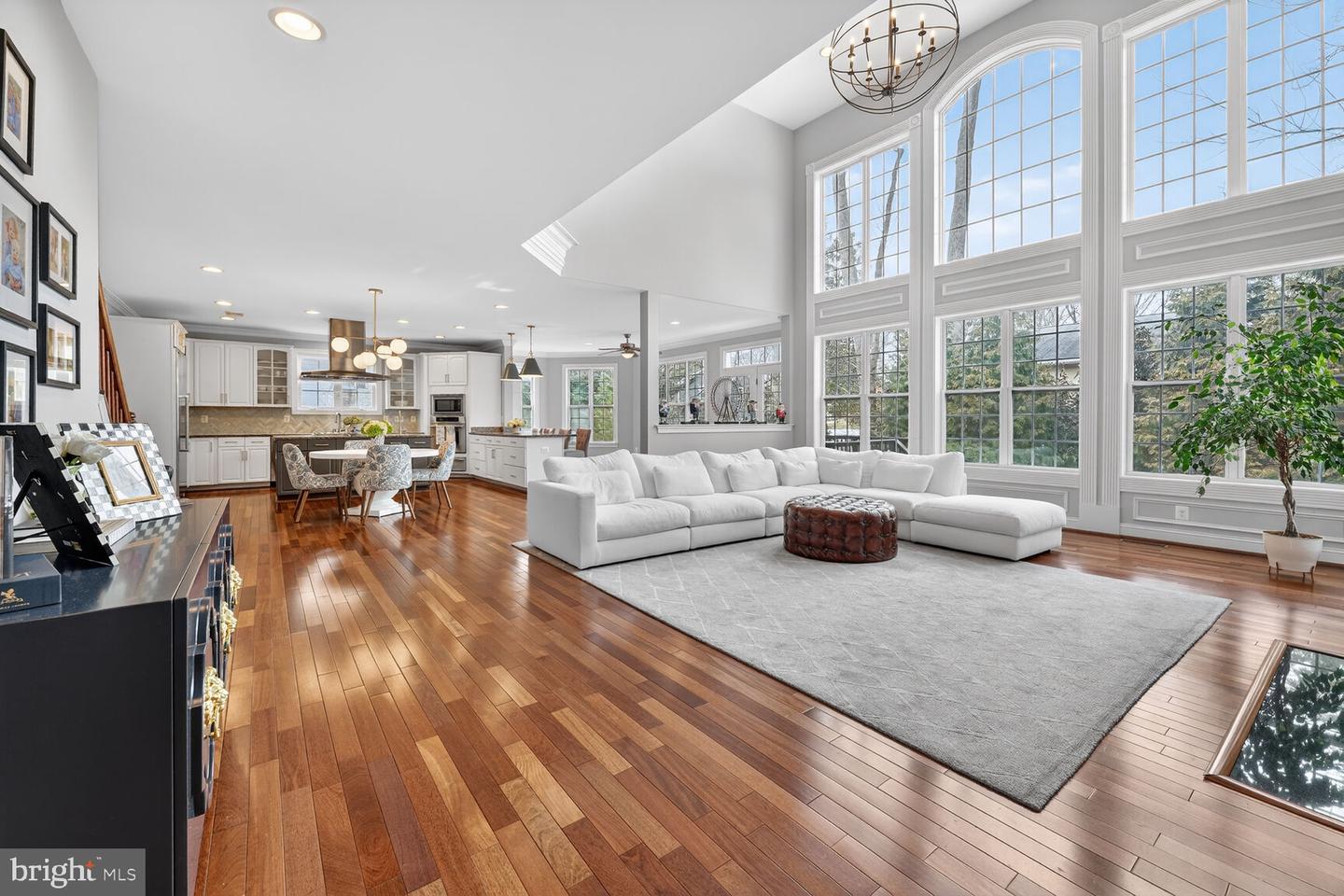 5501 36TH ST N, ARLINGTON, Virginia 22207, 5 Bedrooms Bedrooms, ,4 BathroomsBathrooms,Residential,For sale,5501 36TH ST N,VAAR2069066 MLS # VAAR2069066