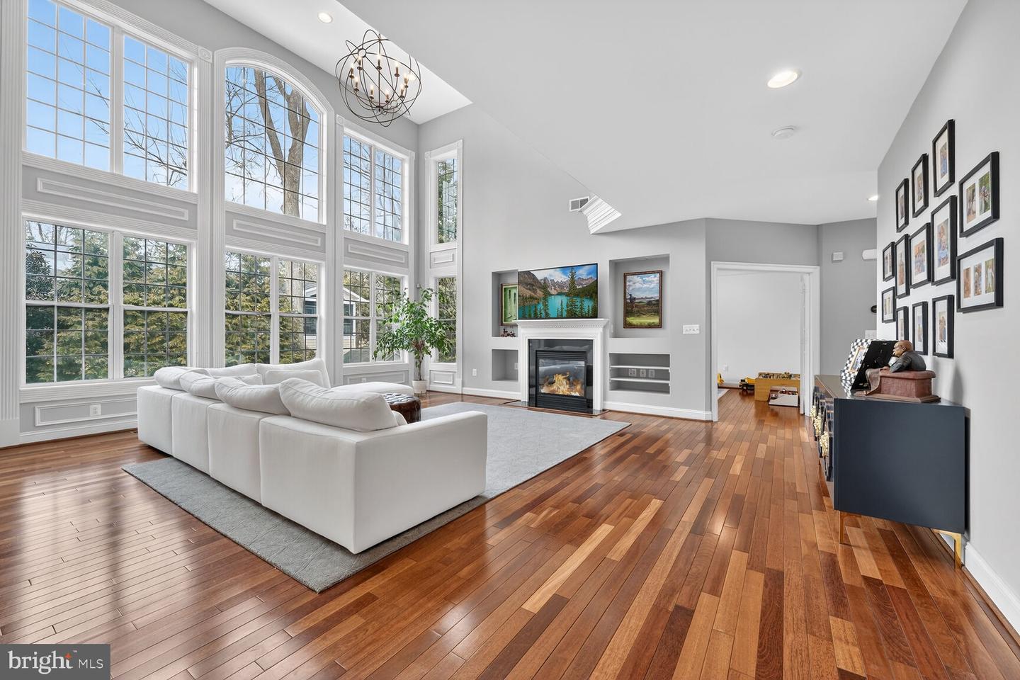 5501 36TH ST N, ARLINGTON, Virginia 22207, 5 Bedrooms Bedrooms, ,4 BathroomsBathrooms,Residential,For sale,5501 36TH ST N,VAAR2069066 MLS # VAAR2069066