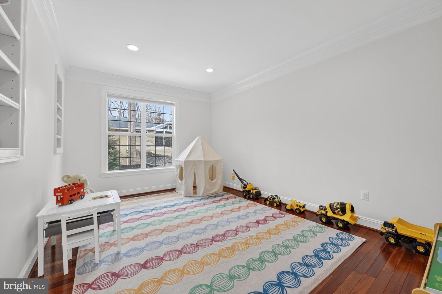 5501 36TH ST N, ARLINGTON, Virginia 22207, 5 Bedrooms Bedrooms, ,4 BathroomsBathrooms,Residential,For sale,5501 36TH ST N,VAAR2069066 MLS # VAAR2069066