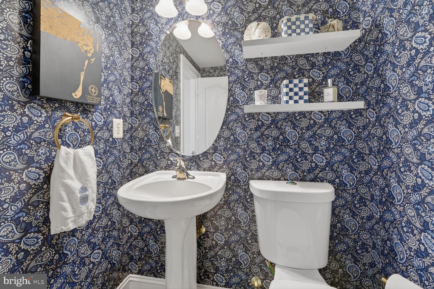 5501 36TH ST N, ARLINGTON, Virginia 22207, 5 Bedrooms Bedrooms, ,4 BathroomsBathrooms,Residential,For sale,5501 36TH ST N,VAAR2069066 MLS # VAAR2069066