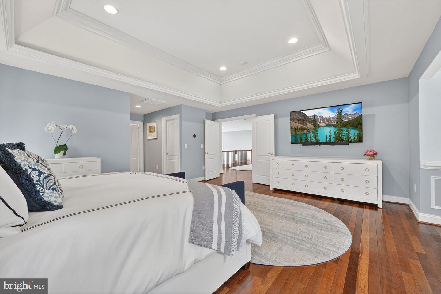 5501 36TH ST N, ARLINGTON, Virginia 22207, 5 Bedrooms Bedrooms, ,4 BathroomsBathrooms,Residential,For sale,5501 36TH ST N,VAAR2069066 MLS # VAAR2069066