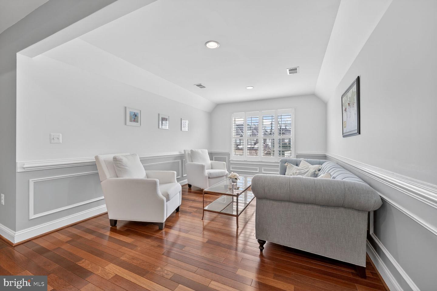 5501 36TH ST N, ARLINGTON, Virginia 22207, 5 Bedrooms Bedrooms, ,4 BathroomsBathrooms,Residential,For sale,5501 36TH ST N,VAAR2069066 MLS # VAAR2069066