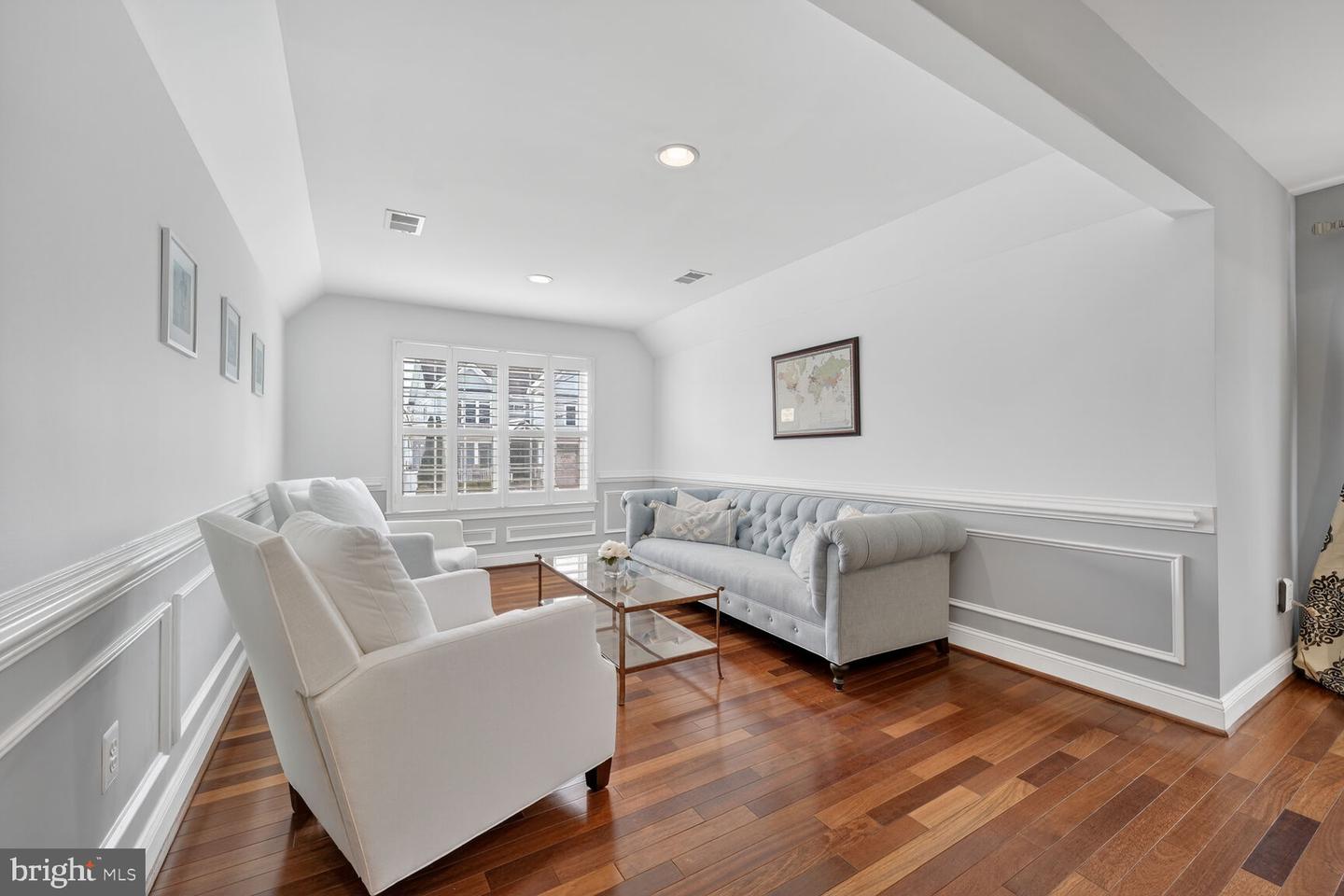 5501 36TH ST N, ARLINGTON, Virginia 22207, 5 Bedrooms Bedrooms, ,4 BathroomsBathrooms,Residential,For sale,5501 36TH ST N,VAAR2069066 MLS # VAAR2069066