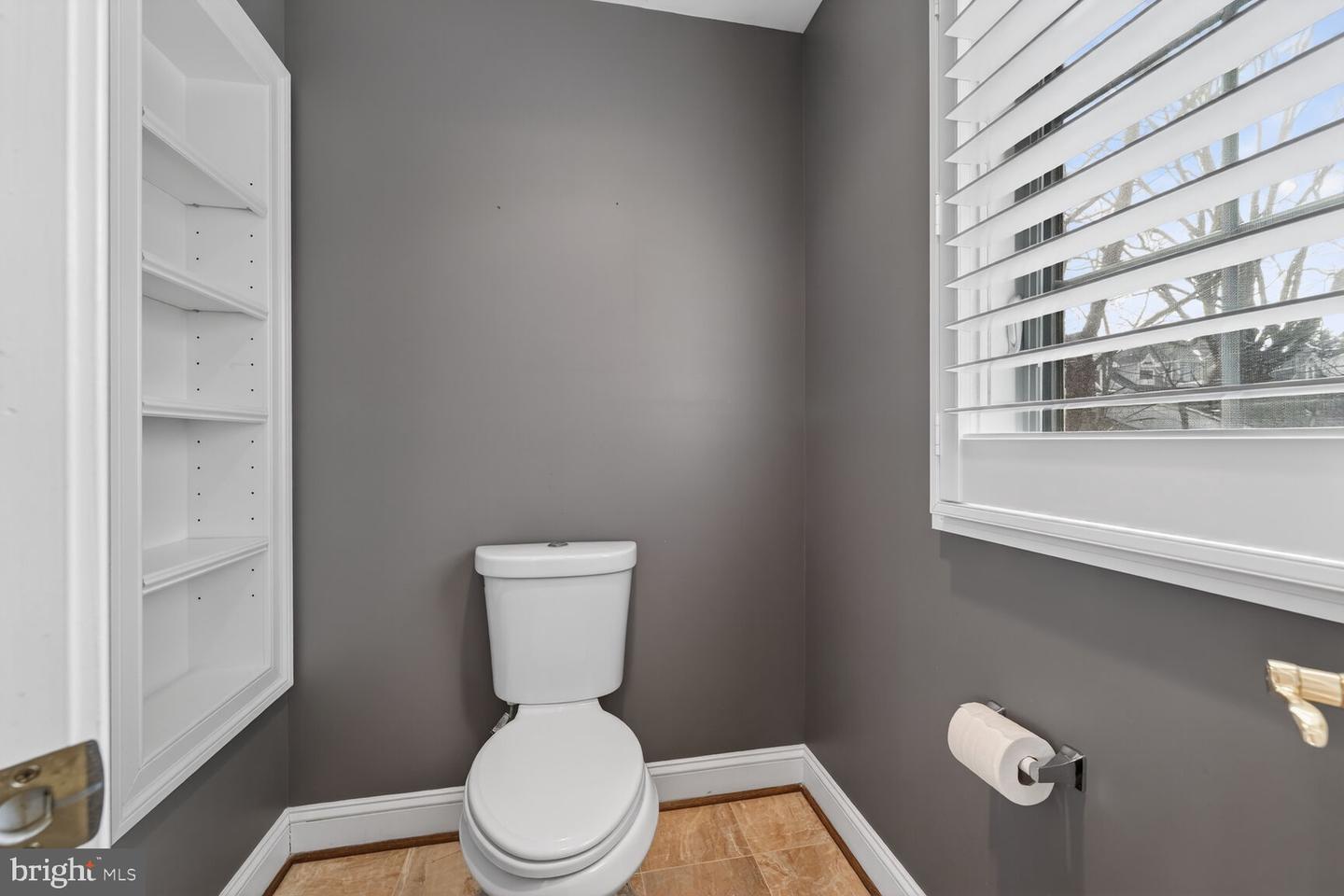 5501 36TH ST N, ARLINGTON, Virginia 22207, 5 Bedrooms Bedrooms, ,4 BathroomsBathrooms,Residential,For sale,5501 36TH ST N,VAAR2069066 MLS # VAAR2069066