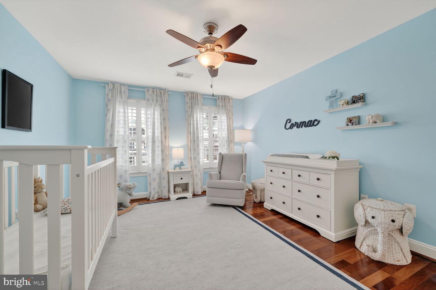 5501 36TH ST N, ARLINGTON, Virginia 22207, 5 Bedrooms Bedrooms, ,4 BathroomsBathrooms,Residential,For sale,5501 36TH ST N,VAAR2069066 MLS # VAAR2069066