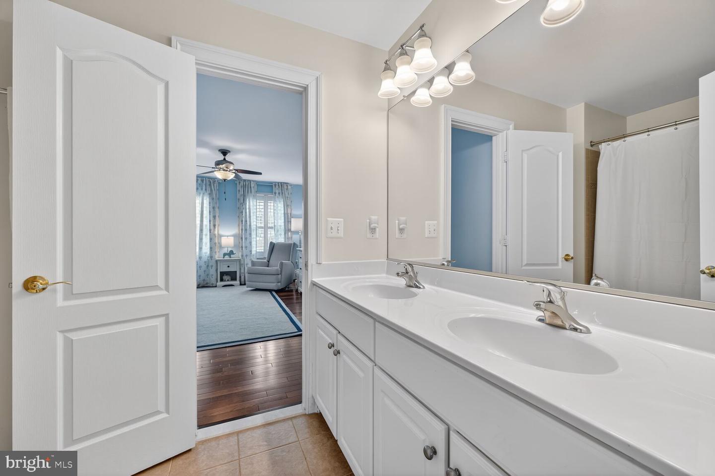 5501 36TH ST N, ARLINGTON, Virginia 22207, 5 Bedrooms Bedrooms, ,4 BathroomsBathrooms,Residential,For sale,5501 36TH ST N,VAAR2069066 MLS # VAAR2069066