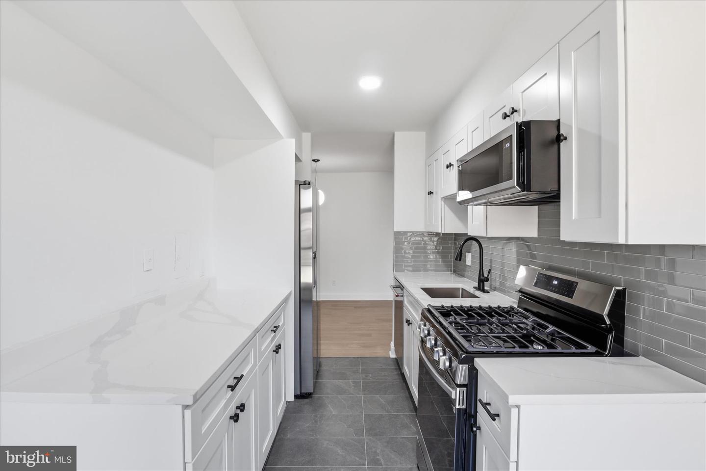 8300 TOBIN RD #23, ANNANDALE, Virginia 22003, 3 Bedrooms Bedrooms, ,2 BathroomsBathrooms,Residential,For sale,8300 TOBIN RD #23,VAFX2291730 MLS # VAFX2291730