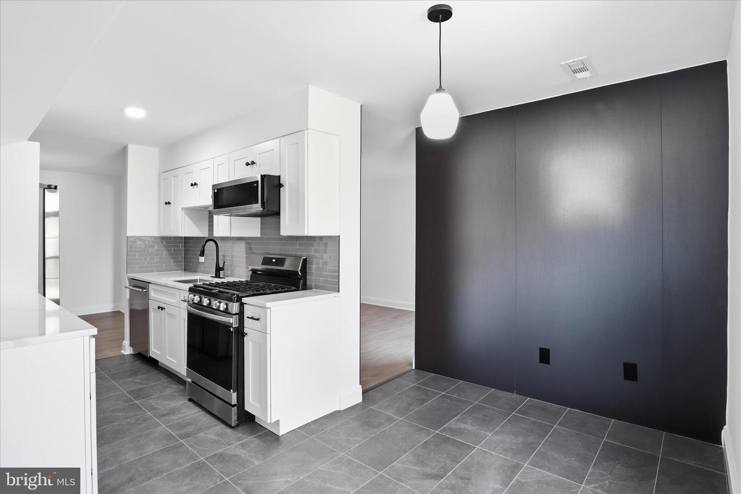 8300 TOBIN RD #23, ANNANDALE, Virginia 22003, 3 Bedrooms Bedrooms, ,2 BathroomsBathrooms,Residential,For sale,8300 TOBIN RD #23,VAFX2291730 MLS # VAFX2291730