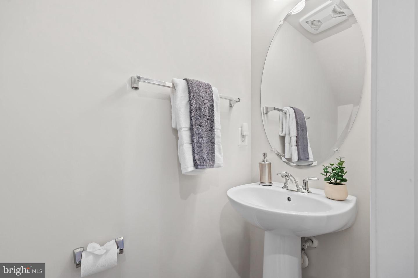 13621 DULLES TECHNOLOGY DR #151, HERNDON, Virginia 20171, 3 Bedrooms Bedrooms, ,2 BathroomsBathrooms,Residential,For sale,13621 DULLES TECHNOLOGY DR #151,VAFX2291742 MLS # VAFX2291742