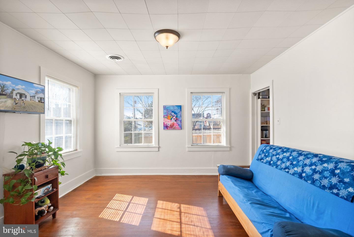 224 SOUTH ST SE, LEESBURG, Virginia 20175, 2 Bedrooms Bedrooms, ,1 BathroomBathrooms,Residential,For sale,224 SOUTH ST SE,VALO2116248 MLS # VALO2116248