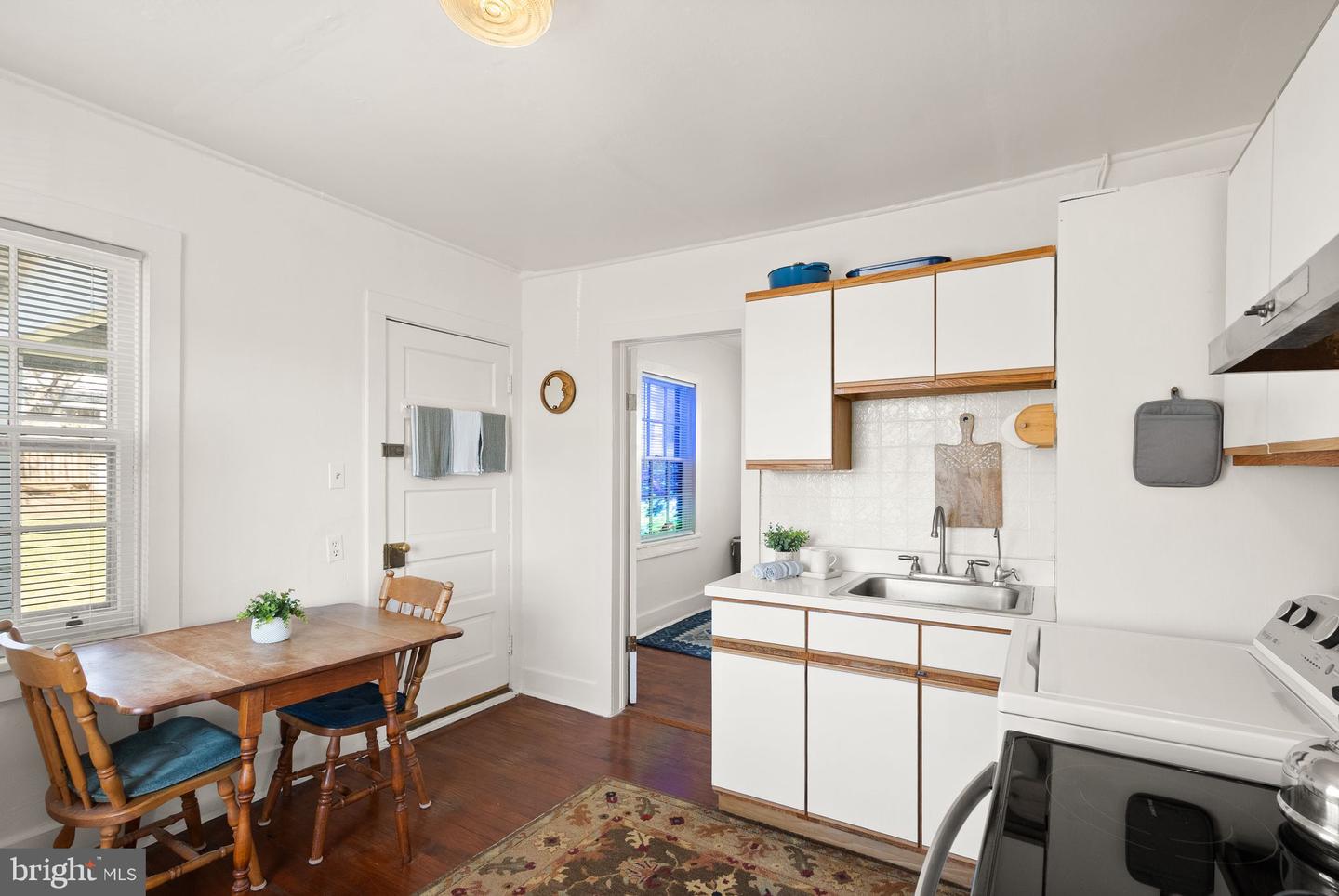 224 SOUTH ST SE, LEESBURG, Virginia 20175, 2 Bedrooms Bedrooms, ,1 BathroomBathrooms,Residential,For sale,224 SOUTH ST SE,VALO2116248 MLS # VALO2116248