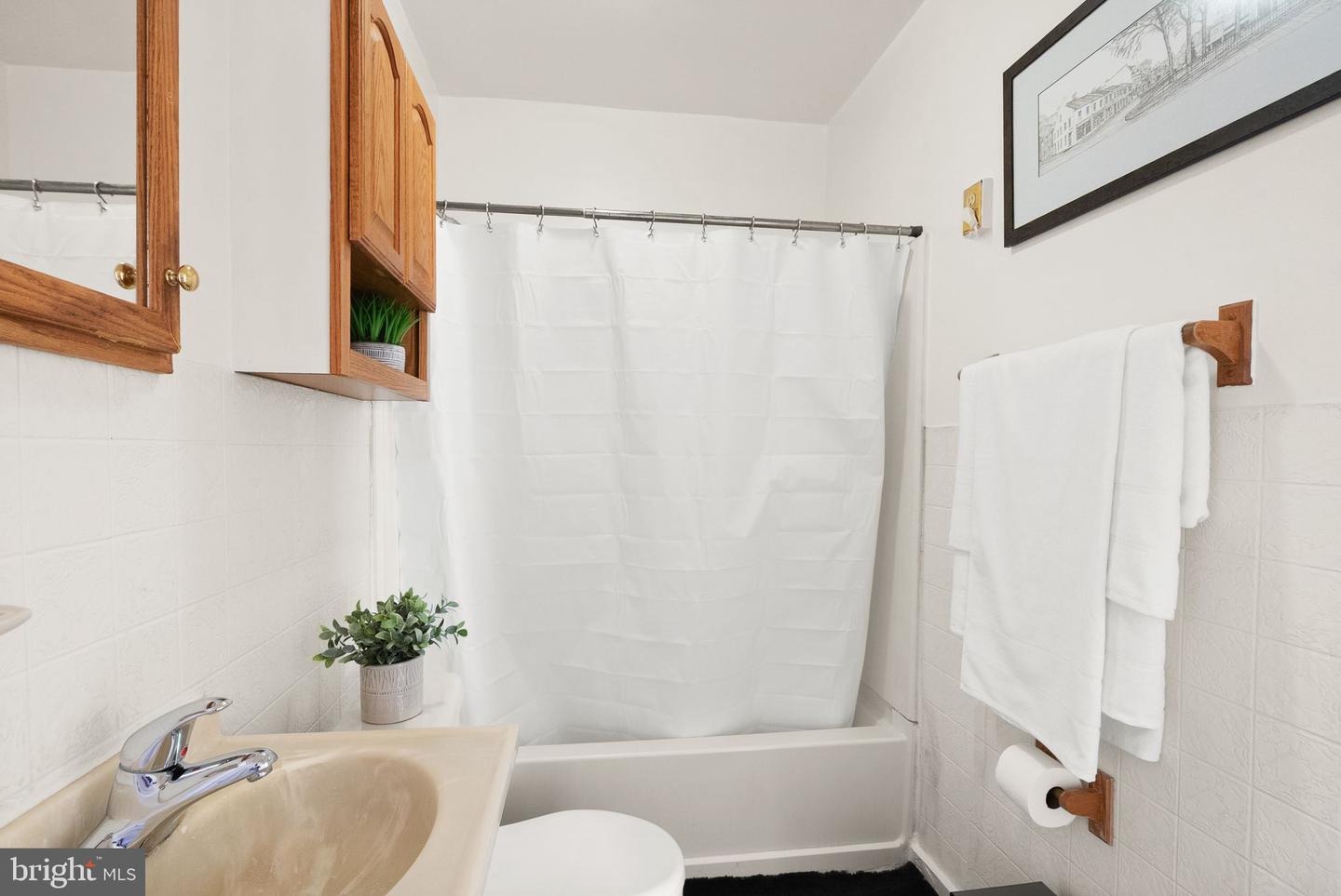 224 SOUTH ST SE, LEESBURG, Virginia 20175, 2 Bedrooms Bedrooms, ,1 BathroomBathrooms,Residential,For sale,224 SOUTH ST SE,VALO2116248 MLS # VALO2116248