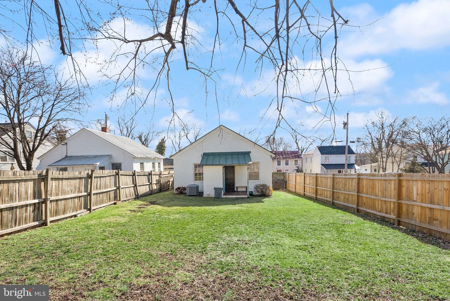 224 SOUTH ST SE, LEESBURG, Virginia 20175, 2 Bedrooms Bedrooms, ,1 BathroomBathrooms,Residential,For sale,224 SOUTH ST SE,VALO2116248 MLS # VALO2116248