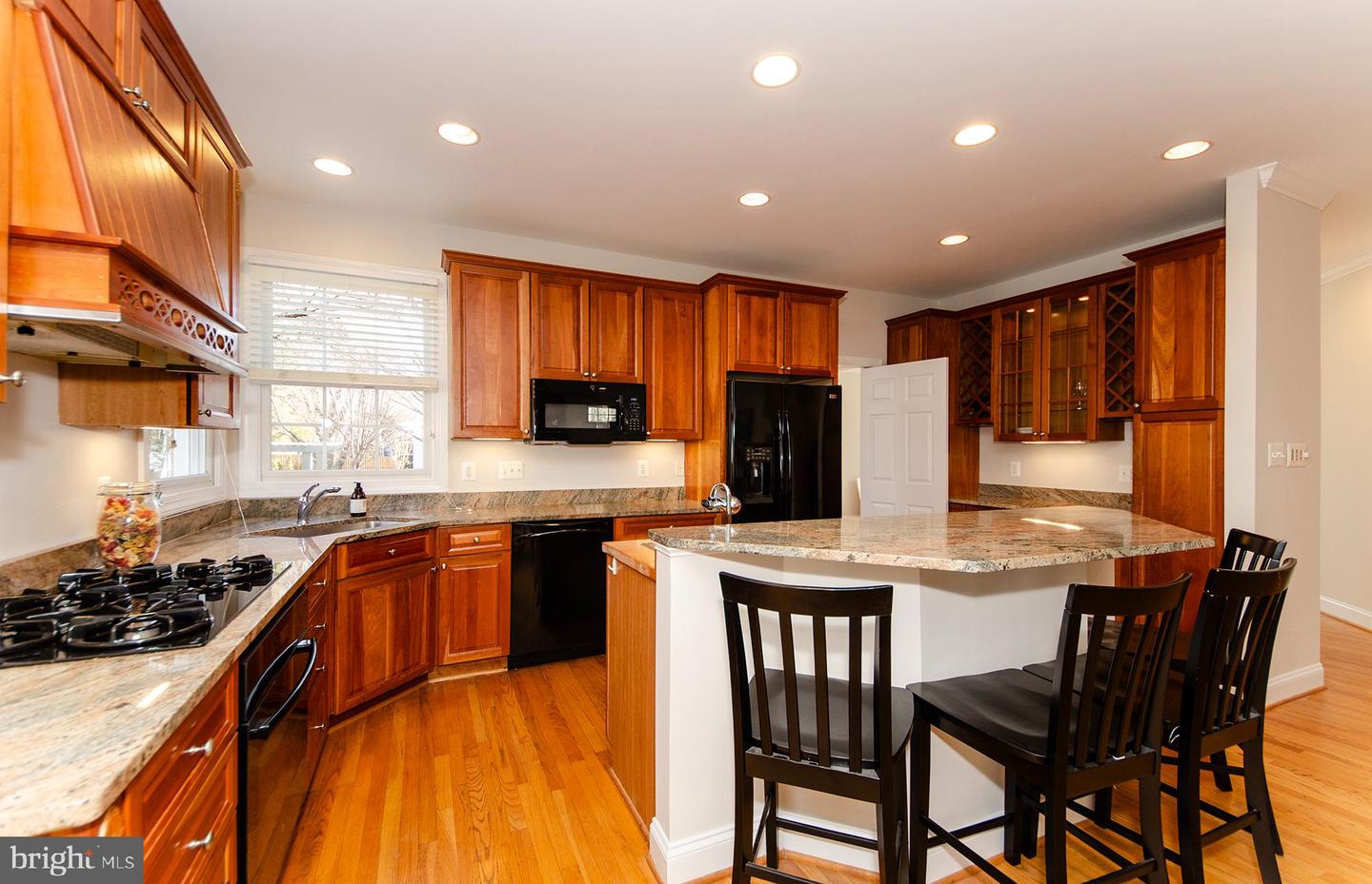 6401 29TH ST N, ARLINGTON, Virginia 22207, 5 Bedrooms Bedrooms, ,4 BathroomsBathrooms,Residential,For sale,6401 29TH ST N,VAAR2069086 MLS # VAAR2069086