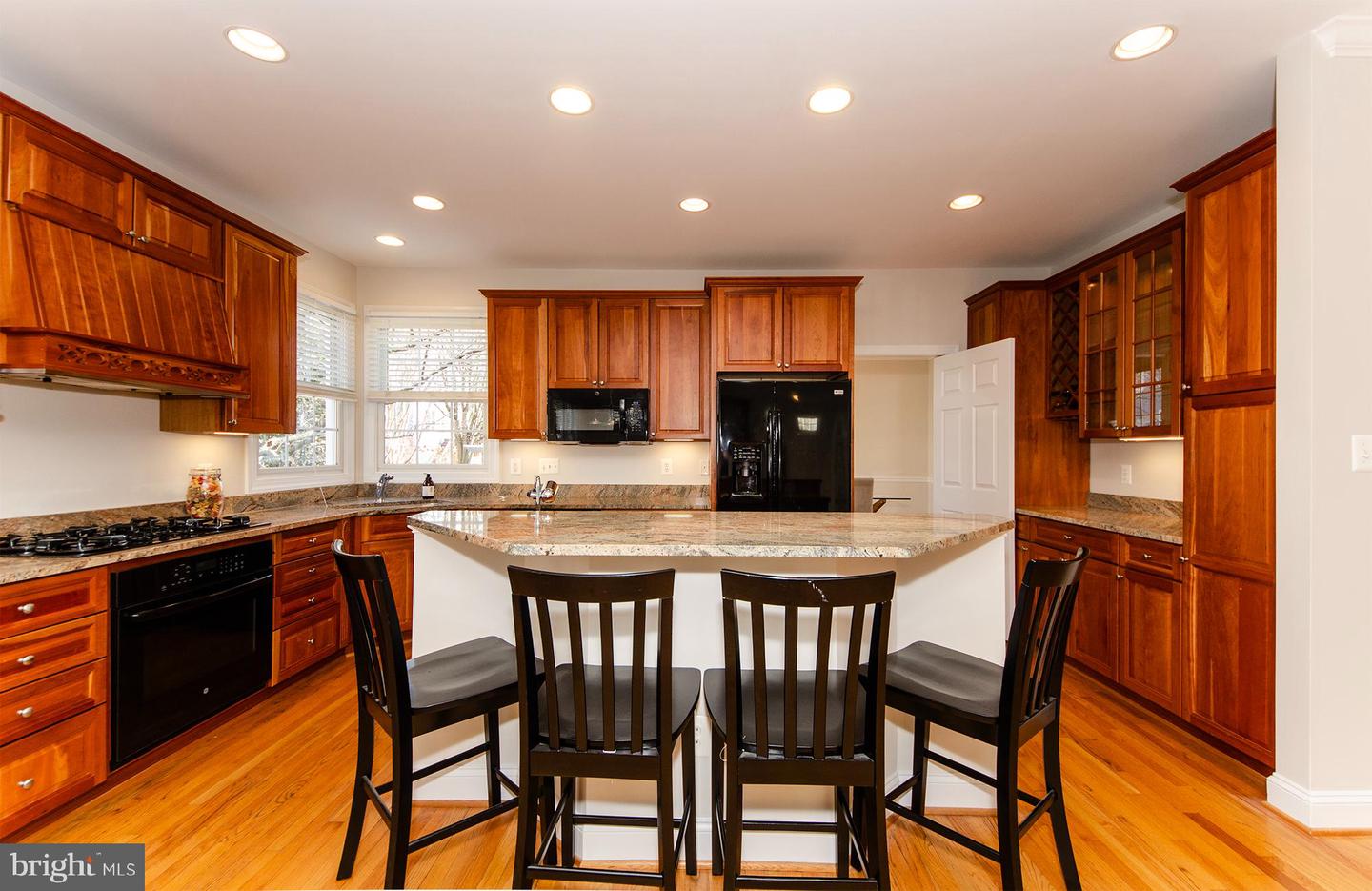 6401 29TH ST N, ARLINGTON, Virginia 22207, 5 Bedrooms Bedrooms, ,4 BathroomsBathrooms,Residential,For sale,6401 29TH ST N,VAAR2069086 MLS # VAAR2069086