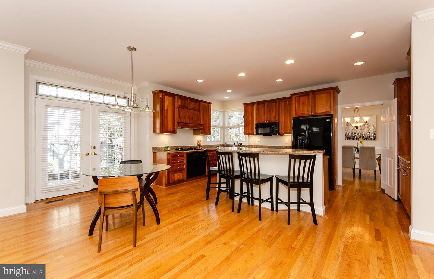 6401 29TH ST N, ARLINGTON, Virginia 22207, 5 Bedrooms Bedrooms, ,4 BathroomsBathrooms,Residential,For sale,6401 29TH ST N,VAAR2069086 MLS # VAAR2069086