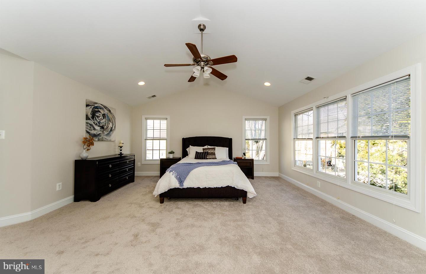 6401 29TH ST N, ARLINGTON, Virginia 22207, 5 Bedrooms Bedrooms, ,4 BathroomsBathrooms,Residential,For sale,6401 29TH ST N,VAAR2069086 MLS # VAAR2069086