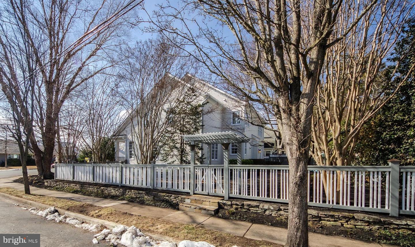 6401 29TH ST N, ARLINGTON, Virginia 22207, 5 Bedrooms Bedrooms, ,4 BathroomsBathrooms,Residential,For sale,6401 29TH ST N,VAAR2069086 MLS # VAAR2069086