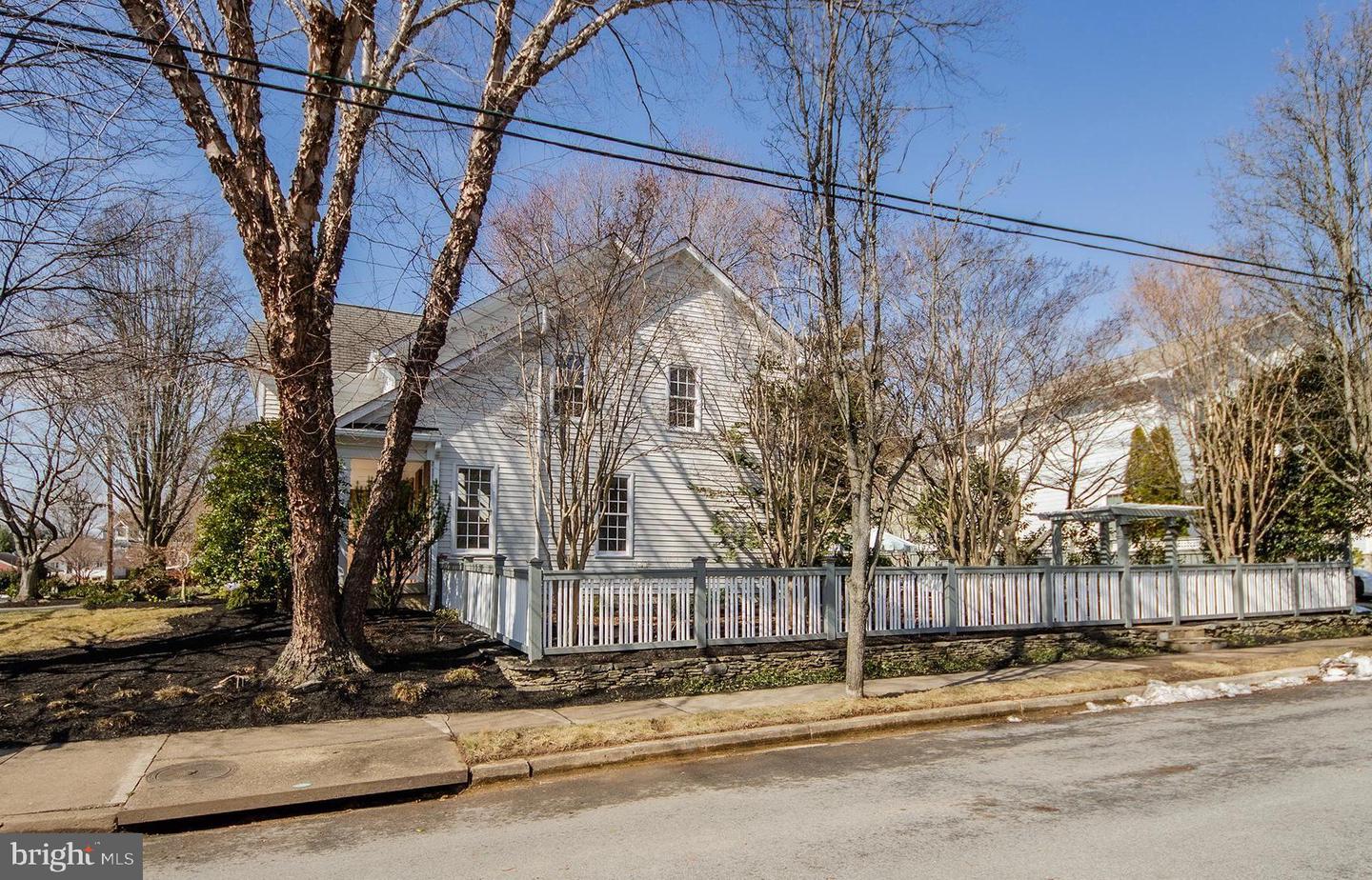 6401 29TH ST N, ARLINGTON, Virginia 22207, 5 Bedrooms Bedrooms, ,4 BathroomsBathrooms,Residential,For sale,6401 29TH ST N,VAAR2069086 MLS # VAAR2069086