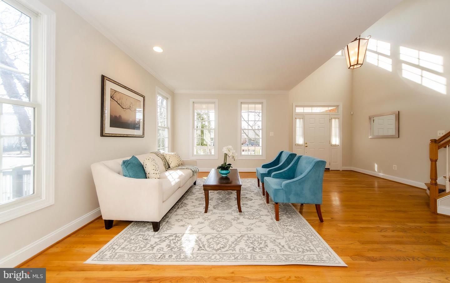 6401 29TH ST N, ARLINGTON, Virginia 22207, 5 Bedrooms Bedrooms, ,4 BathroomsBathrooms,Residential,For sale,6401 29TH ST N,VAAR2069086 MLS # VAAR2069086