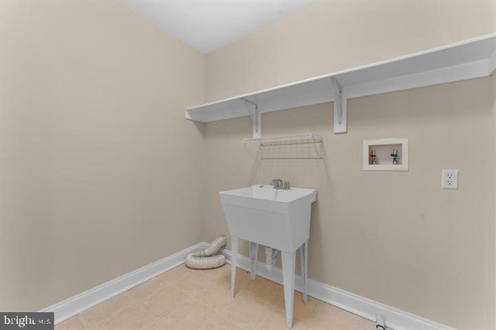 12003 BOULDER CT, SPOTSYLVANIA, Virginia 22553, 5 Bedrooms Bedrooms, ,4 BathroomsBathrooms,Residential,For sale,12003 BOULDER CT,VASP2039392 MLS # VASP2039392