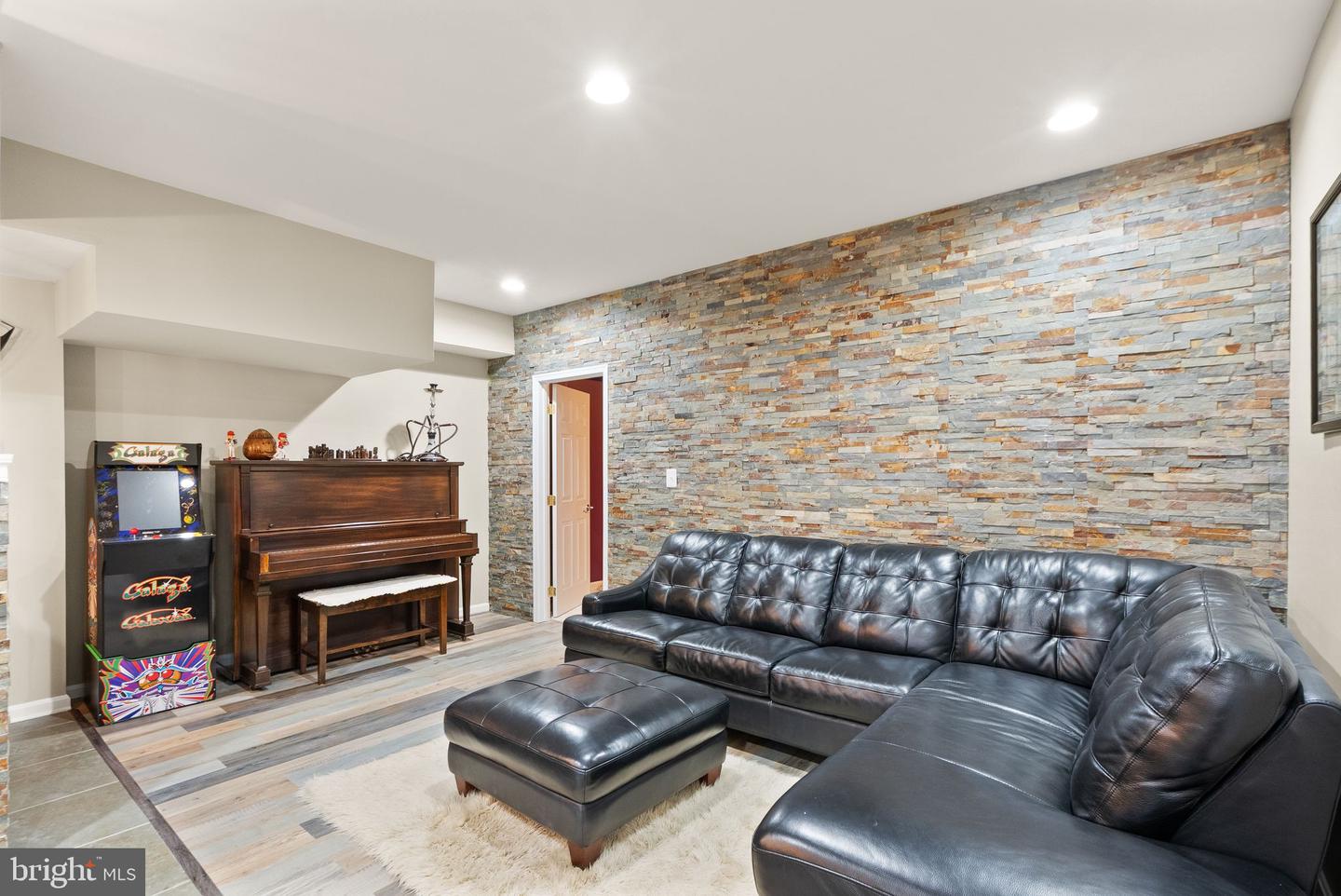 23 ADRIAN WAY, FREDERICKSBURG, Virginia 22405, 5 Bedrooms Bedrooms, ,4 BathroomsBathrooms,Residential,For sale,23 ADRIAN WAY,VAST2046282 MLS # VAST2046282