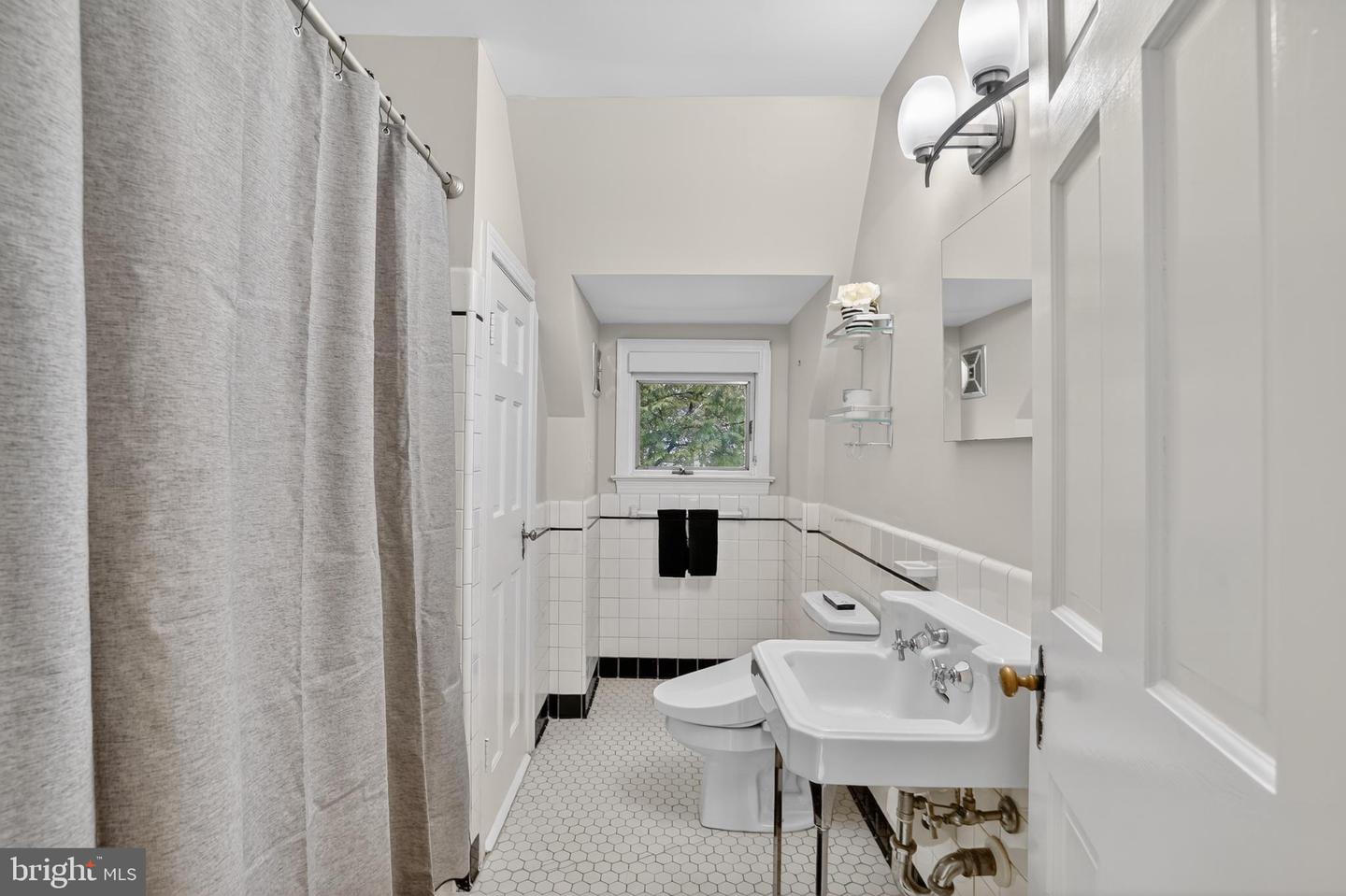 4353 VERPLANCK PL NW, WASHINGTON, District Of Columbia 20016, 3 Bedrooms Bedrooms, ,2 BathroomsBathrooms,Residential,For sale,4353 VERPLANCK PL NW,DCDC2246972 MLS # DCDC2246972