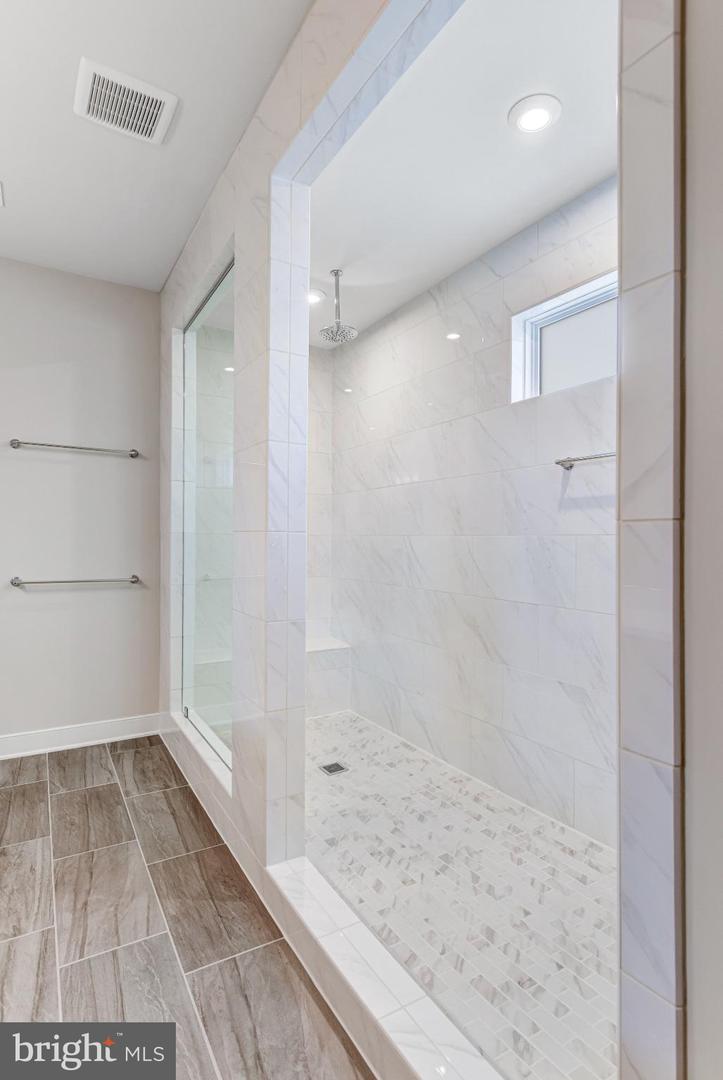 43199 DOGAN RIDGE PL, CENTREVILLE, Virginia 20120, 5 Bedrooms Bedrooms, 22 Rooms Rooms,6 BathroomsBathrooms,Residential,For sale,43199 DOGAN RIDGE PL,VALO2116328 MLS # VALO2116328