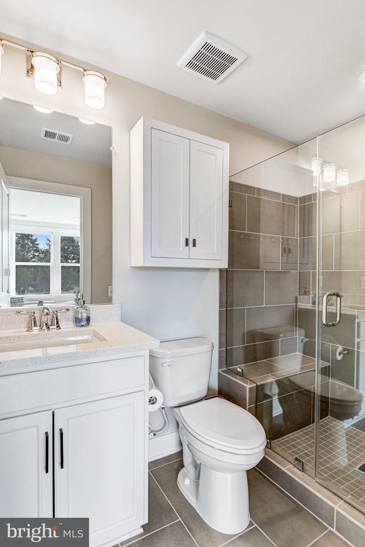 43199 DOGAN RIDGE PL, CENTREVILLE, Virginia 20120, 5 Bedrooms Bedrooms, 22 Rooms Rooms,6 BathroomsBathrooms,Residential,For sale,43199 DOGAN RIDGE PL,VALO2116328 MLS # VALO2116328